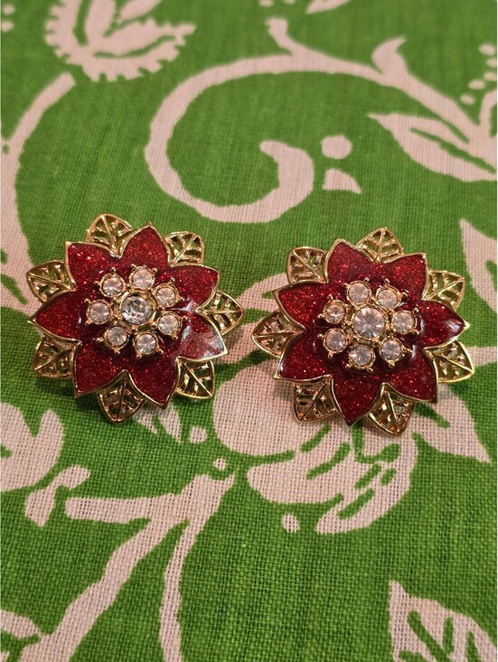 Avon Jewelry - VTG AVON Poinsettia Christmas Red Enamel Goldtone Clear Rhinestone Post Earrings